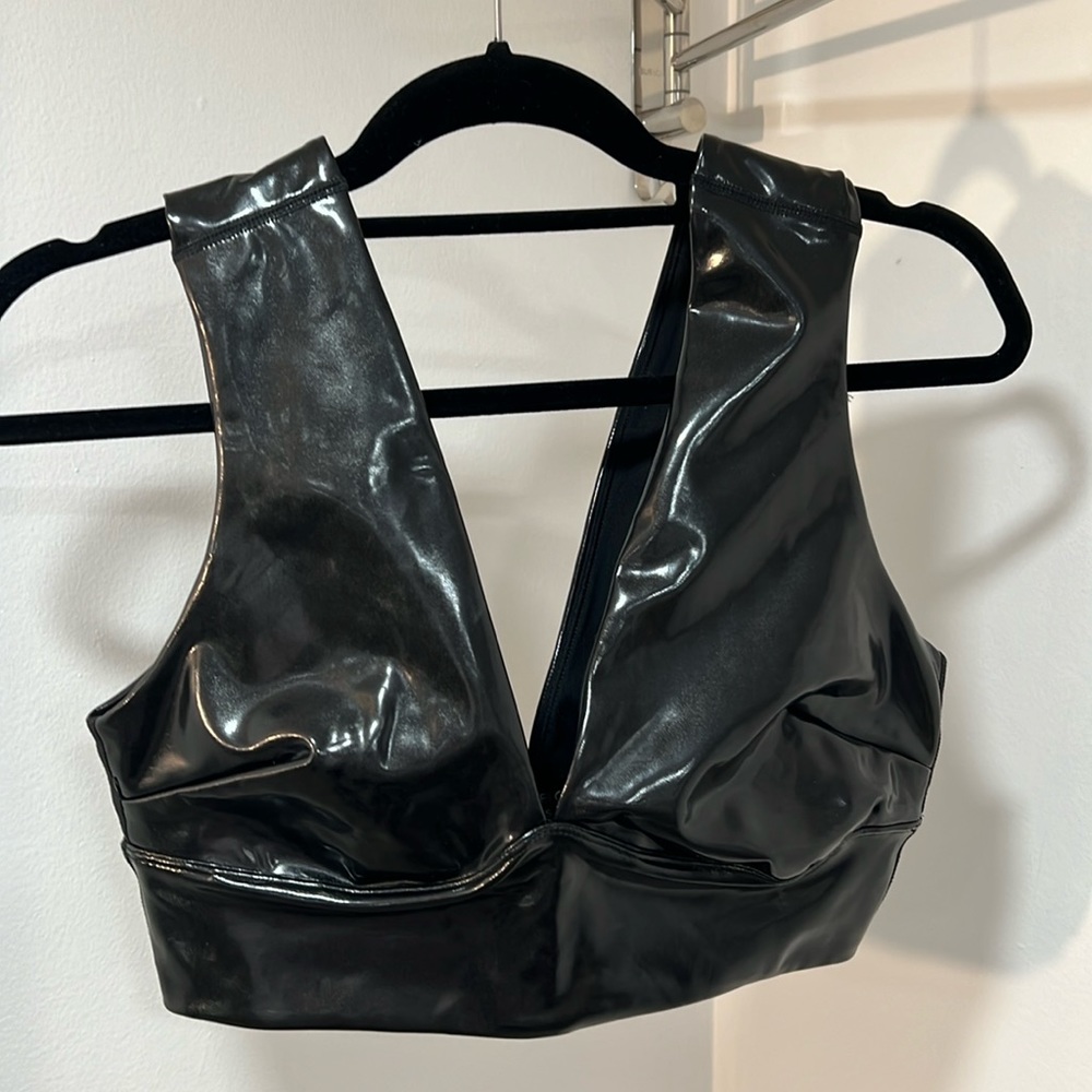 Carbon38 Shiny Sports Bra